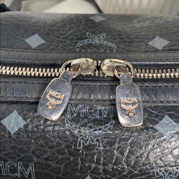 MCM München Visetos Essential Barrel Bag In Black - Picture 11 of 16